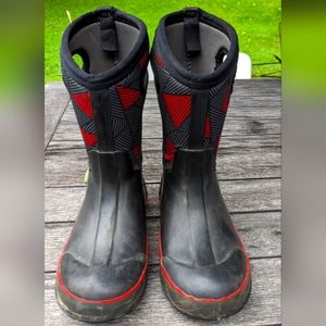 Bogs Classic Winter Boots, size 2 big kid
